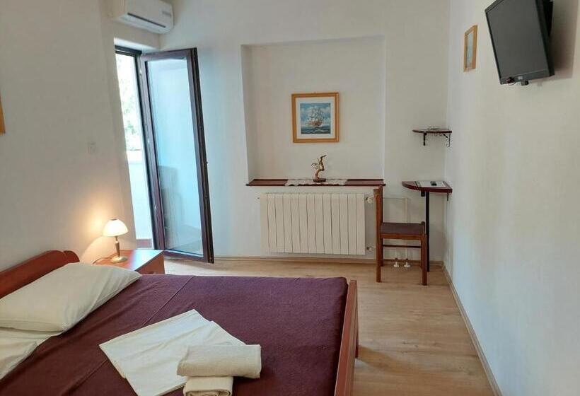 스탠다드 발코니 룸, Pansion Klaudija