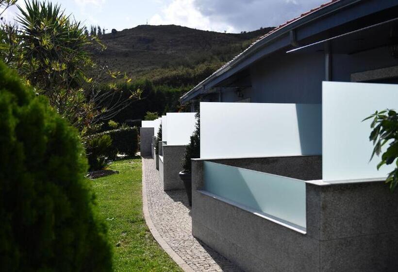 جناح مزود بتراس, Casa Das Carpas