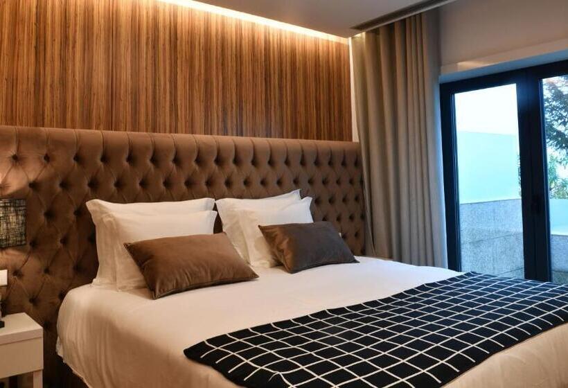 جناح مزود بتراس, Casa Das Carpas