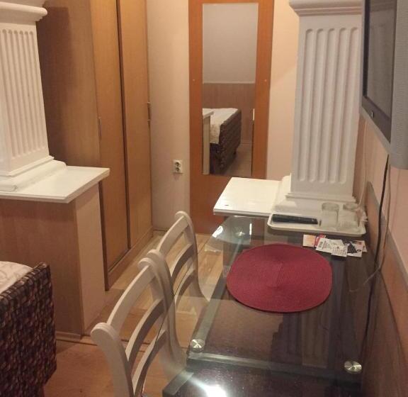 اتاق لوکس, Malgo