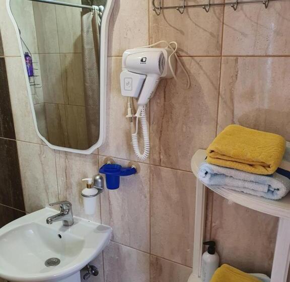 آپارتمان 1 خوابه با تراس, Malgo