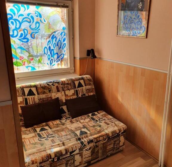 آپارتمان 1 خوابه با تراس, Malgo