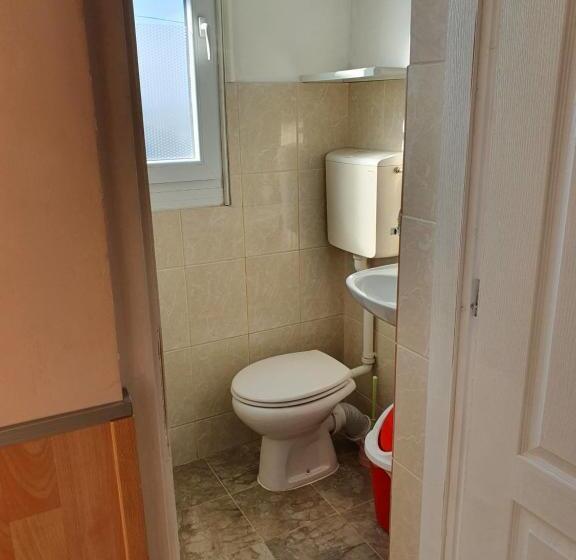 آپارتمان 1 خوابه با تراس, Malgo