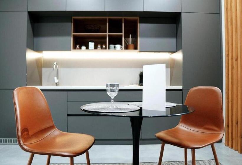 استودیوی استاندارد, Apart Hotel на трояндовой