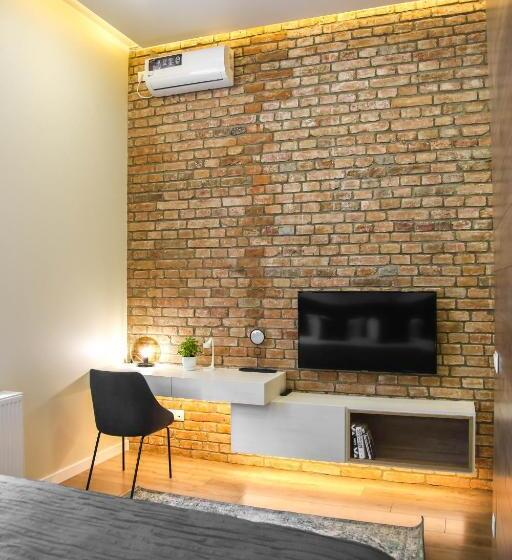 استودیوی استاندارد, Apart Hotel на трояндовой