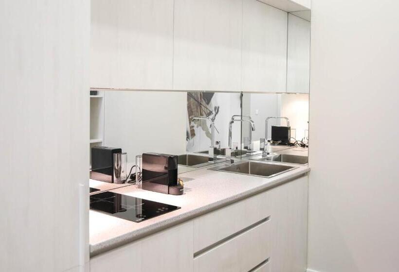 استودیوی استاندارد, Apart Hotel на трояндовой