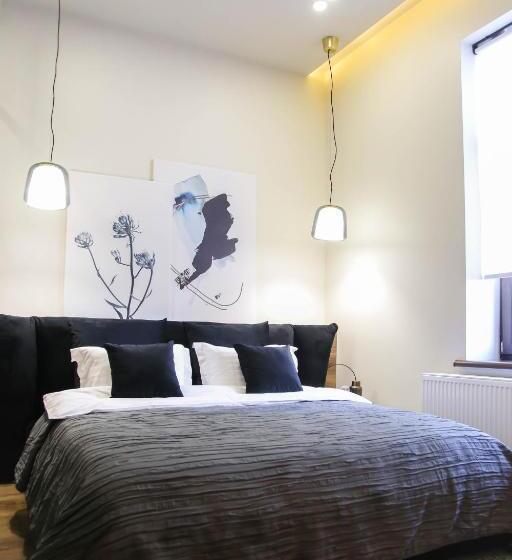 استودیوی استاندارد, Apart Hotel на трояндовой