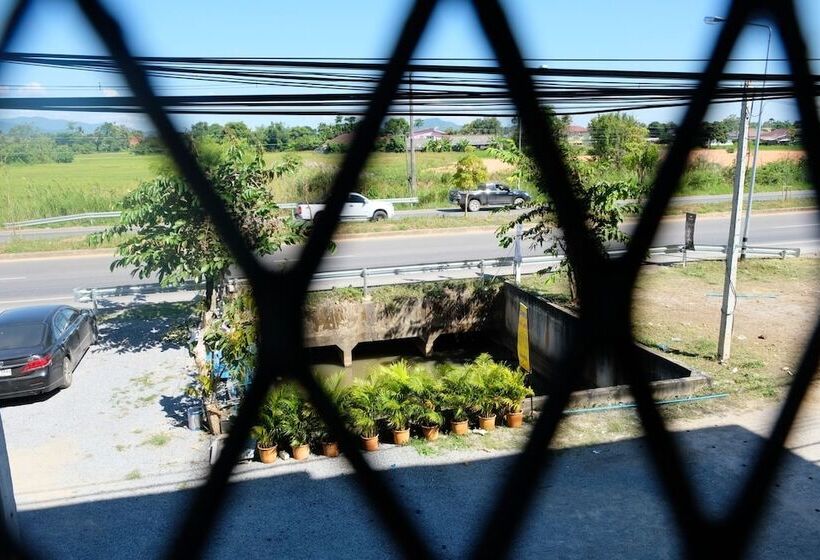 سرير فى غرفة مشتركه, Jaidee Cafe & Hostel Chiangrai