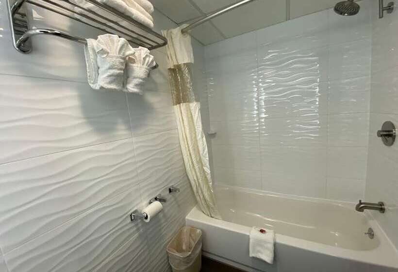 غرفه قياسيه سريرين مزدوجين, Howard Johnson By Wyndham Clifton Nj