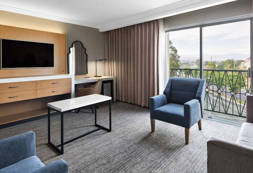 جناح جونيور, Hyatt Regency Valencia