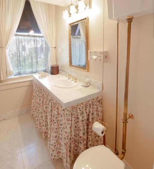 غرفة قياسية سرير كينج, La Rose