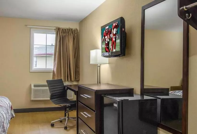 キングサイズベッドのスタンダードルーム, Red Roof Inn Perrysburg