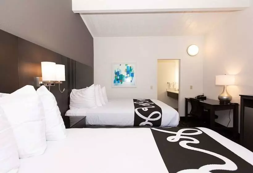 2ダブルベッドのスタンダードルーム, Surestay Hotel By Best Western Seaside Monterey