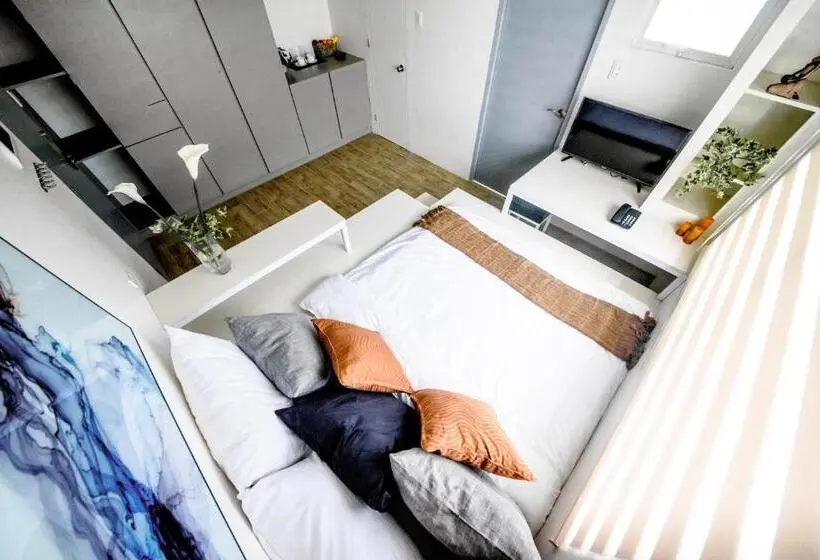 Deluxe-huone Parveke, 1075 Dormitel