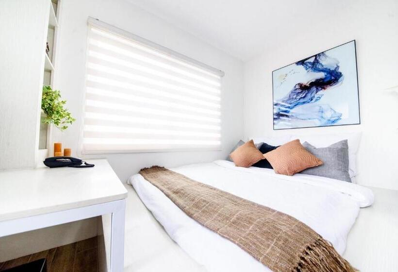 Номер Deluxe с Балконом, 1075 Dormitel