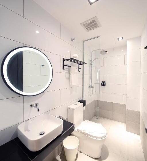 اتاق لوکس با تخت بزرگ, Arena Boutique Hotel Kuala Terengganu