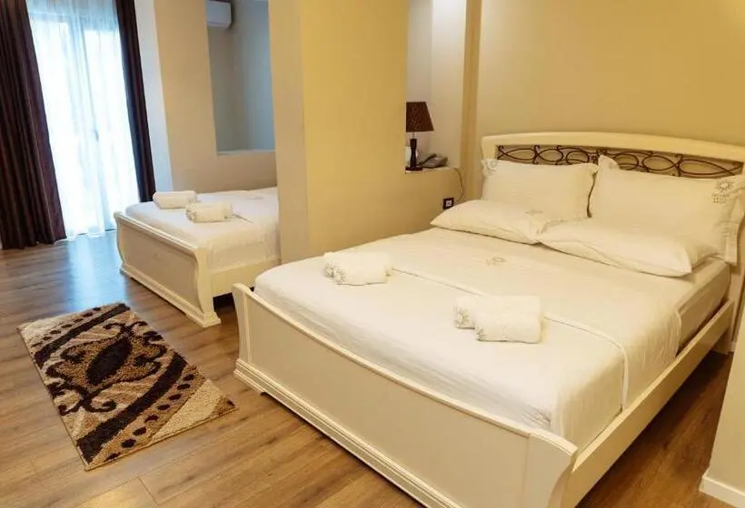اتاق استاندارد سه نفره, Casta Diva Boutique