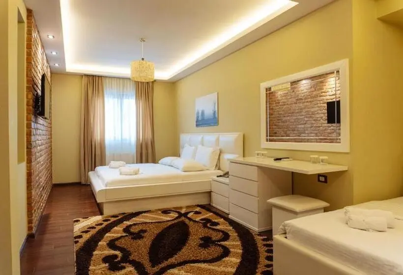 سوییت جونیور, Casta Diva Boutique