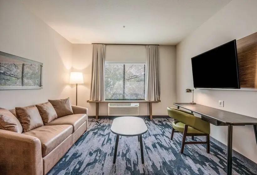 スイート, Fairfield Inn & Suites Whitewater