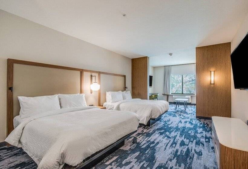 جناح, Fairfield Inn & Suites Whitewater