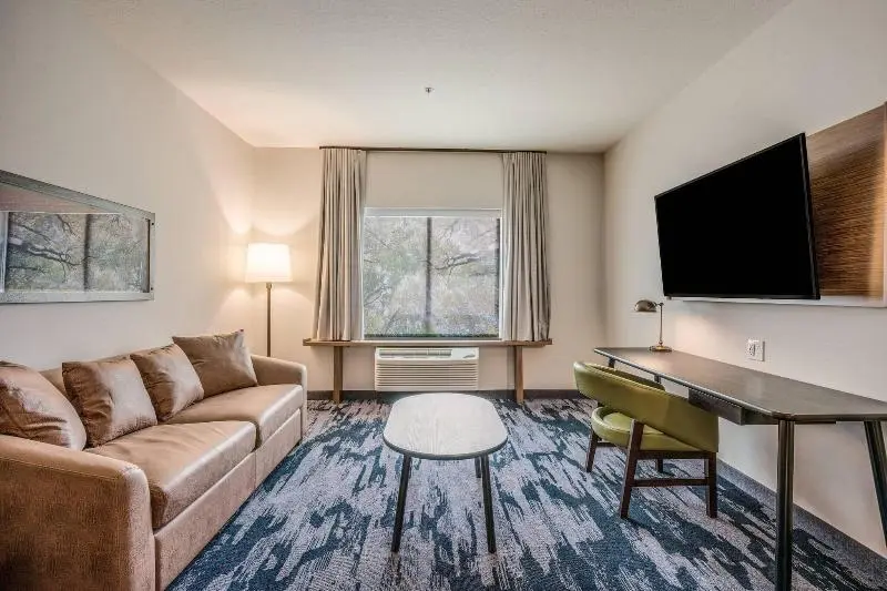 キングサイズベッドのスイートルーム, Fairfield Inn & Suites Whitewater
