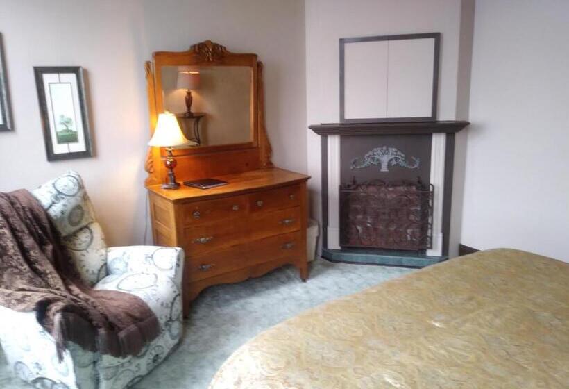 キングサイズベッドのスタンダードルーム, The Inn In Westport