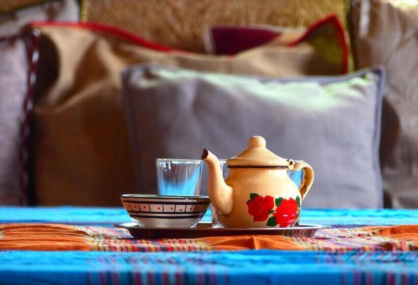 Номер Deluxe с Балконом, Riad Caravasar