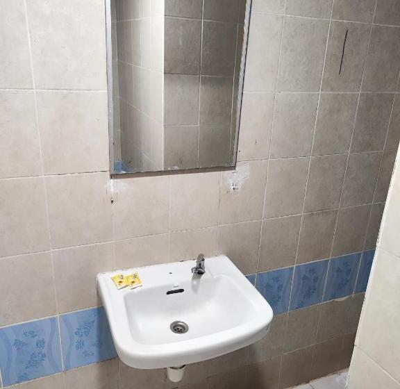 اتاق استاندارد یک نفره, Hwkl Masjid India