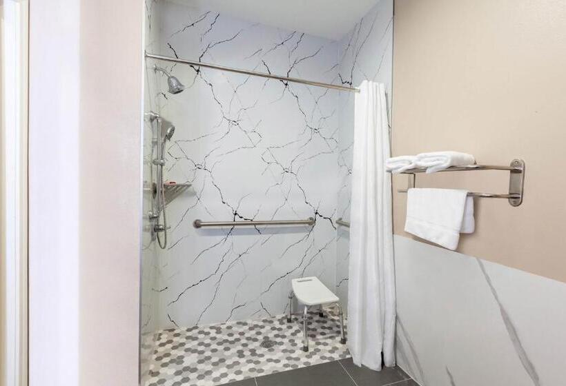 Люкс Адаптированный для Инвалидов, Super 8 By Wyndham Kingwood Houston North
