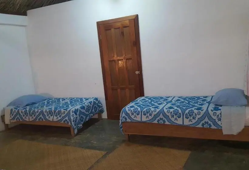 بنگله خانوادگی, Clarissa Falls Resort