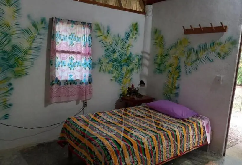 بانگلوی استاندارد, Clarissa Falls Resort