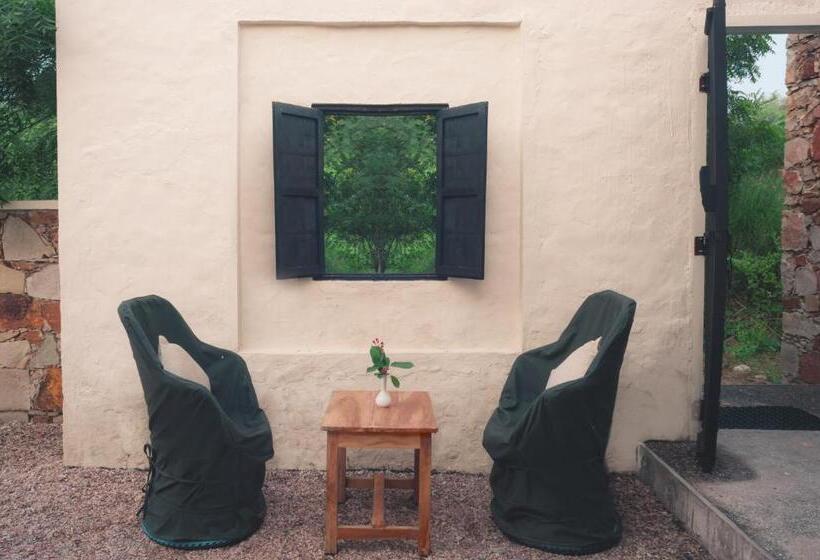 منزل غرفة نوم واحدة, Trees N Tigers Luxury Wildlife Lodge