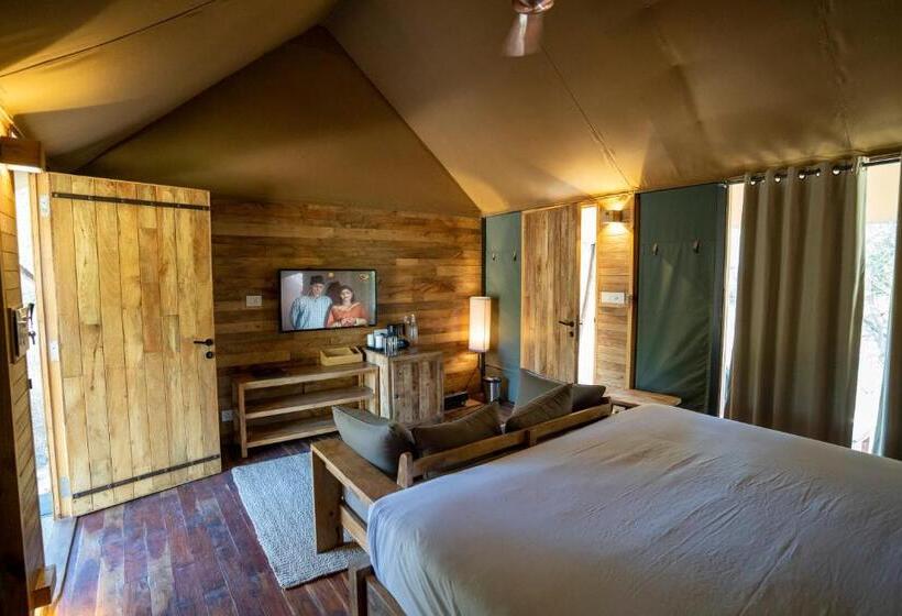 غرفة ديلوكس مطلة على الجبل, Trees N Tigers Luxury Wildlife Lodge