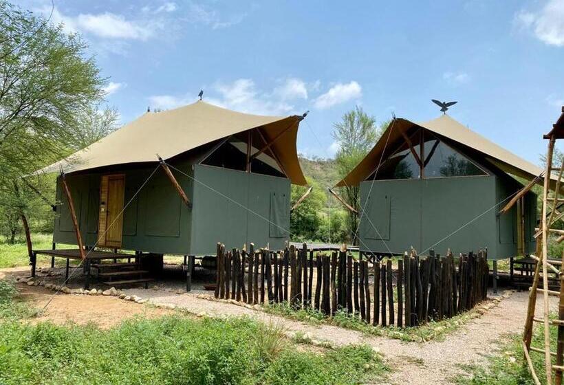 غرفة ديلوكس مطلة على الجبل, Trees N Tigers Luxury Wildlife Lodge