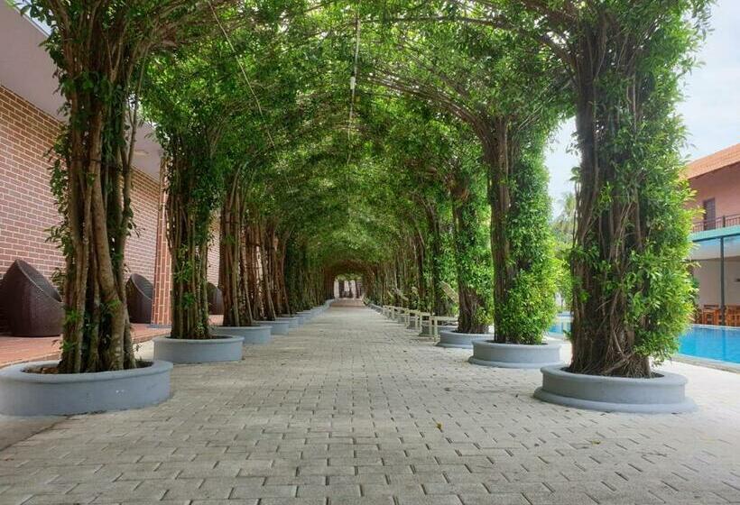 اتاق استاندارد سه تخته با چشمانداز استخر, Countryside Phu Quoc Resort