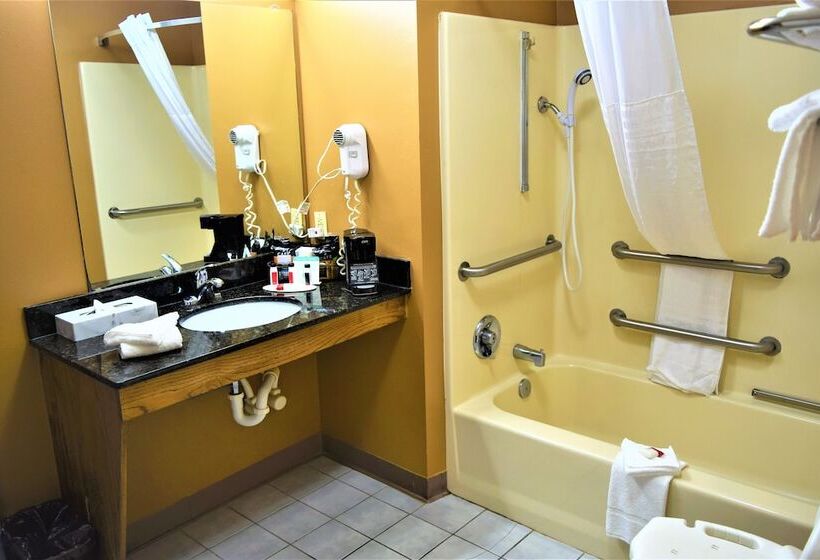 Номер Стандарт Адаптированный для Инвалидов, Baymont By Wyndham Forest City