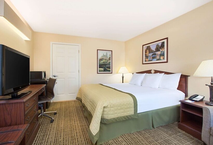 Номер Стандарт Адаптированный для Инвалидов, Baymont By Wyndham Forest City