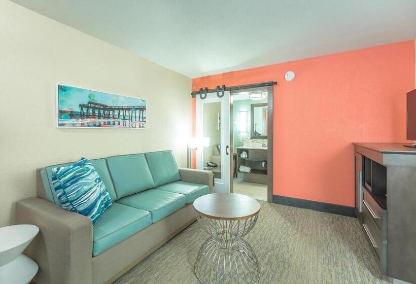 带大床的套房, Best Western Plus St. Simons