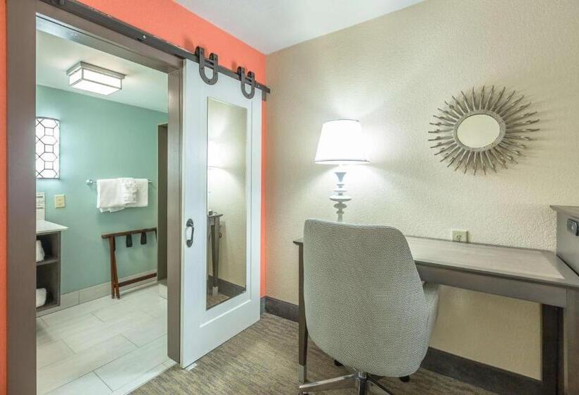 带大床的标准间, Best Western Plus St. Simons