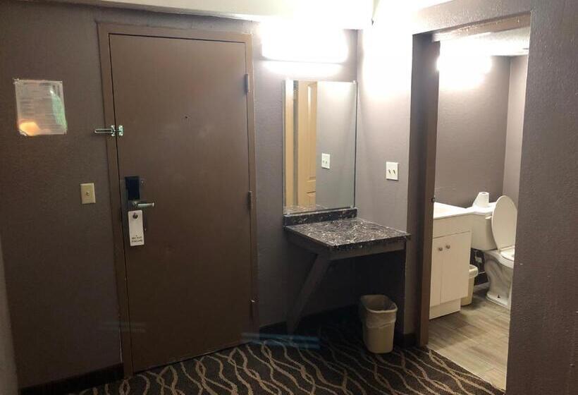 Номер Стандарт, Economy Inn North Randall