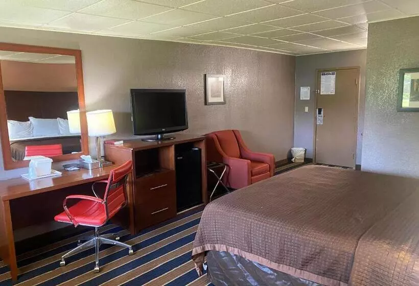 キングサイズベッドのスイートルーム, Economy Inn North Randall