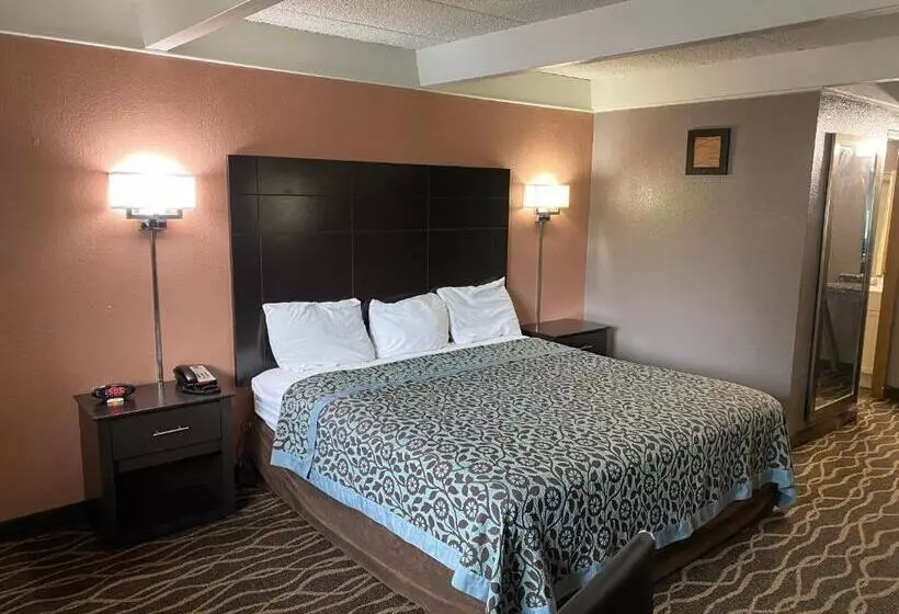 スーペリアースイート, Economy Inn North Randall