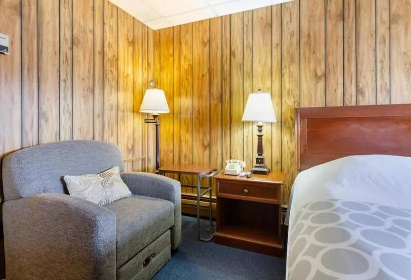 キングサイズベッドのデラックスルーム, Knob Hill Motor Lodge