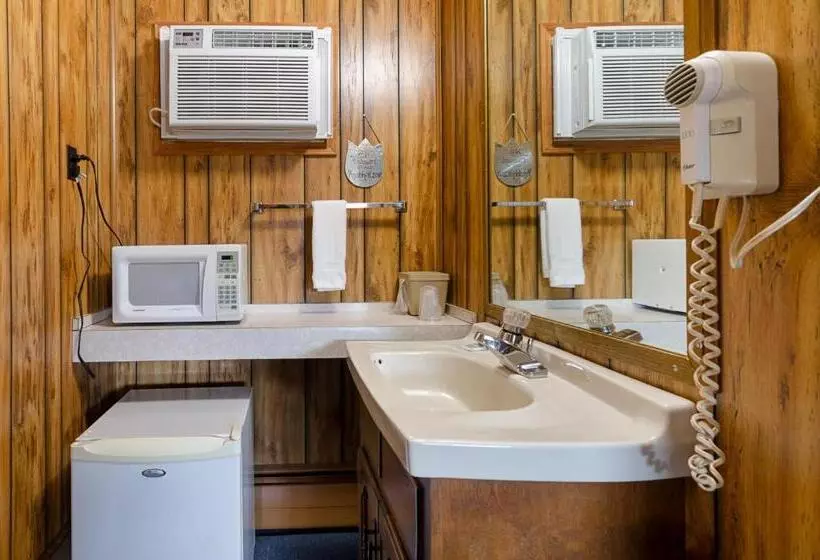 キングサイズベッドのデラックスルーム, Knob Hill Motor Lodge