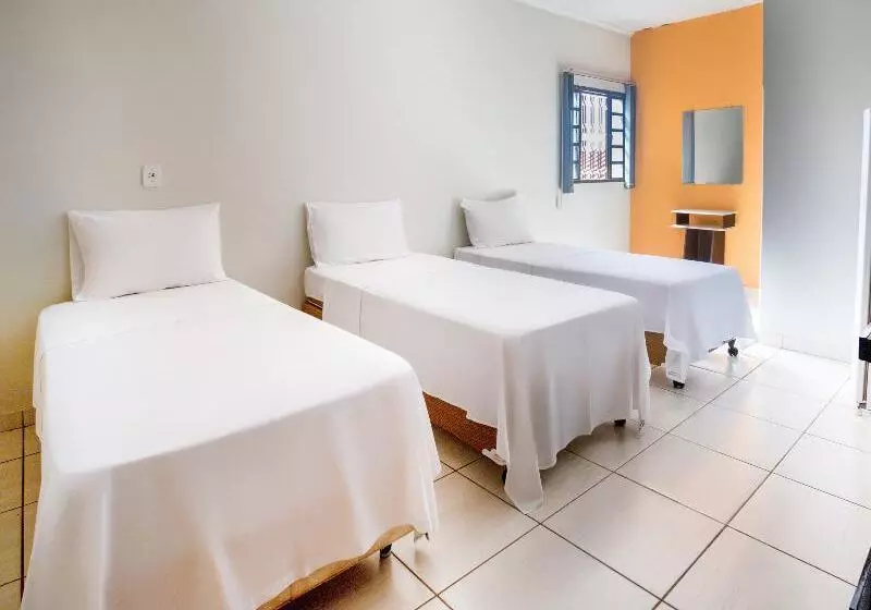 身障者適用キングサイズベッドルーム, Quality Inn Aberdeen