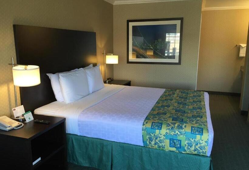 适合残疾人士使用的带超级大床的标准间, Regency Inn At San Francisco Airport