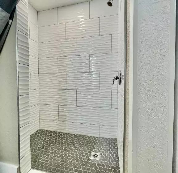 اتاق استاندارد با تخت بزرگ برای معلولان, Super 8 By Wyndham Kissimmee Orlando