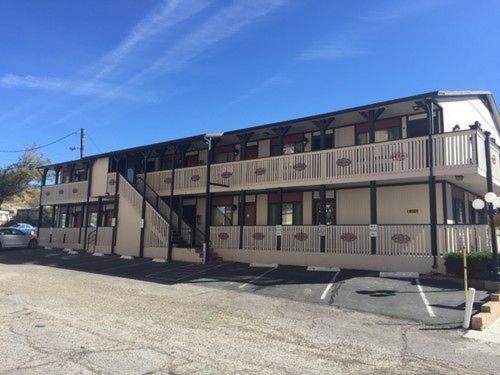 غرفة قياسية, Jim Butler Inn & Suites