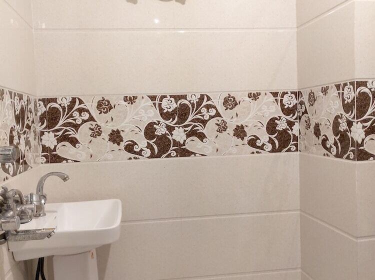 Deluxe Rum, Shree Radhe Krishan