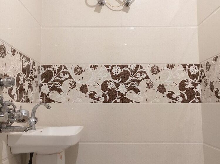 Deluxe Rum, Shree Radhe Krishan